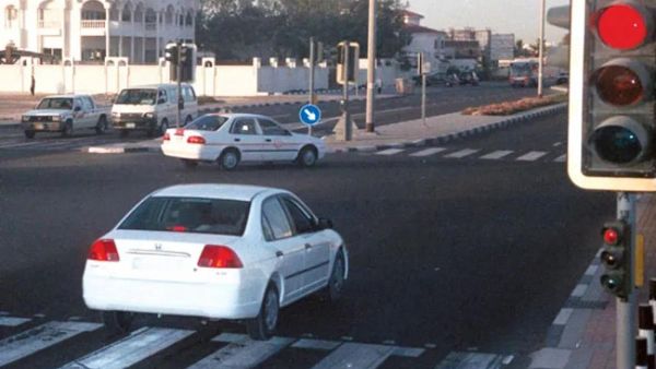قطع الإشارة من بينها؟! المرور السعودي يعرض المخالفات المانعة من التخفيض