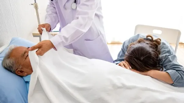 ما تفسير البكاء في الجنازة في المنام للمتزوجة وللعزباء وللحامل