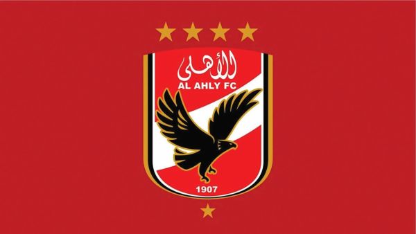 مدافع الأهلي التاريخي