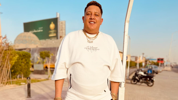 مطرب شهير يتنقد التنمر.. "ليه التريقة على بطني؟" مطرب شهير يتنقد التنمر.. "ليه التريقة على بطني؟"