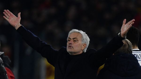 جوزيه مورينيو (Photo by Filippo MONTEFORTE / AFP)