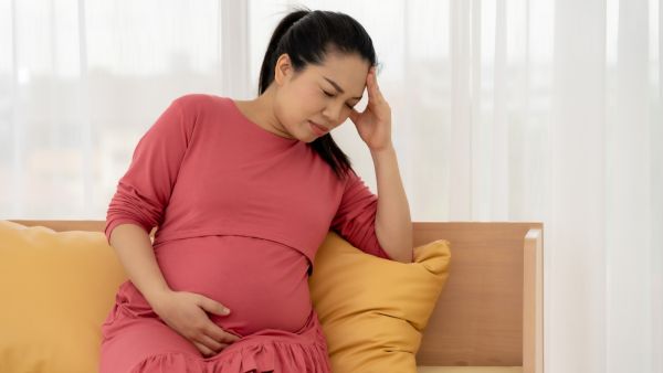 هل طبيعي نزول ماء أثناء الحمل في الشهر التاسع؟