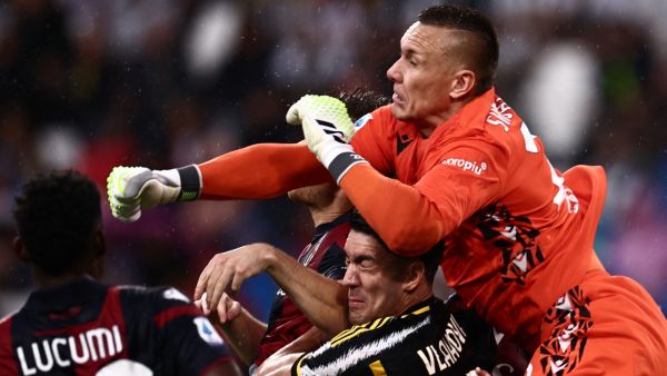 يوفنتوس يتعادل مع بولونيا (Photo by MARCO BERTORELLO / AFP)