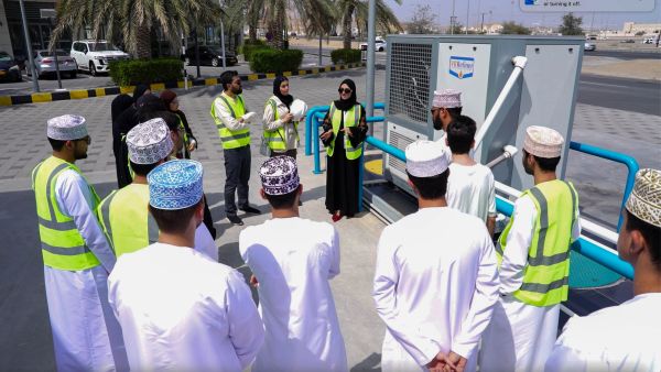شركة النفط العُمانية للتسويق تقدم تدريباً لطلبة الكليات على الممارسات المستدامة في قطاع النفط شركة النفط العُمانية للتسويق تقدم تدريباً لطلبة الكليات على الممارسات المستدامة في قطاع النفط