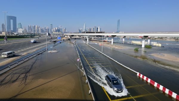 UAE thunderstorm causes several airlines to cancel flights, official warnings issued 2 weeks after Dubai flood