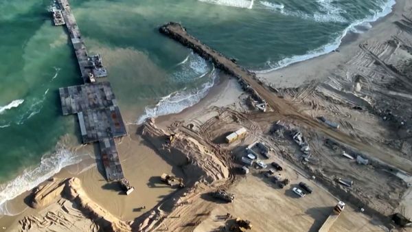 Gaza floating pier