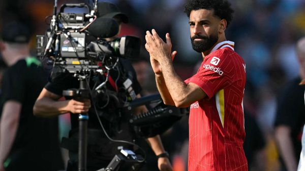 رسالة حاسمة من محمد صلاح بشأن مستقبله مع ليفربول