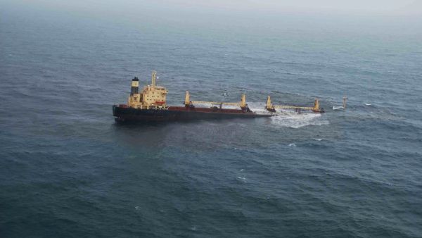 Indian ship sinks off Socotra Island