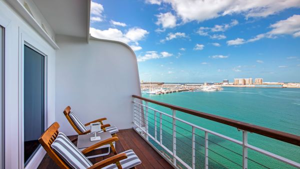 Embrace the Sunshine with Queen Elizabeth 2 Hotel’s Summer Sea-View Getaway Embrace the Sunshine with Queen Elizabeth 2 Hotel’s Summer Sea-View Getaway