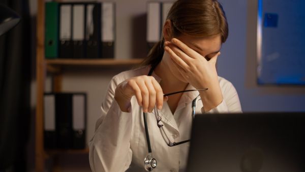 المناوبات الليلية وعلاقتها بالإصابة بأمراض مختلفة
