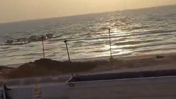 غرق الرصيف الأمريكي المؤقت عند شاطئ "نتساريم"