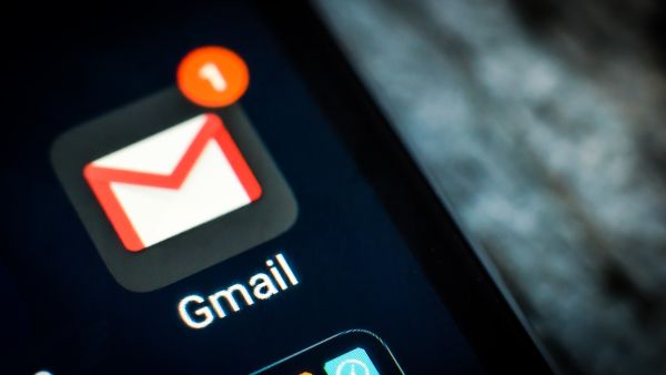 5 إعدادات لتحسين عملية إرسال البريد الإلكتروني من هاتفك الذكي