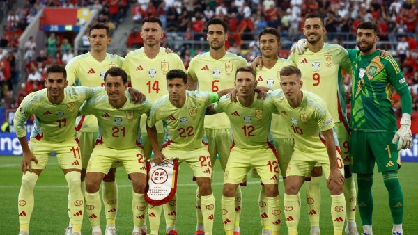 منتخب إسبانيا (Photo by KENZO TRIBOUILLARD / AFP)