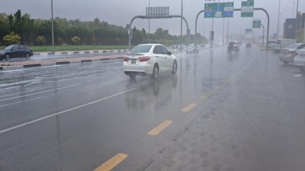 الأرصاد تحذّر الرياض وجدة من طقس اليوم