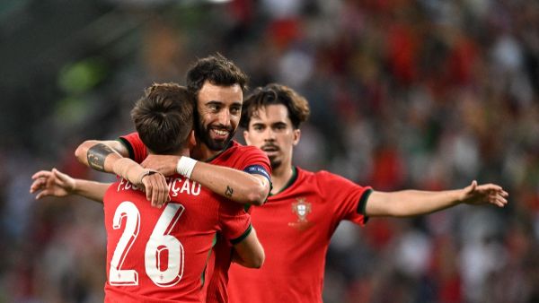 البرتغال تتفوق على فنلندا وديا (Photo by PATRICIA DE MELO MOREIRA / AFP)