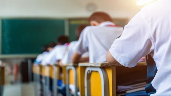  التربية والتعليم تكشف مصير لجنة وضع امتحان الفيزياء