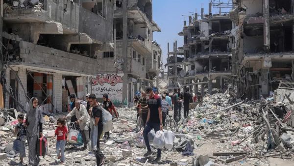 كارثة في القاهرة تتسبب في سقوط عقار وانقلاب سيارة