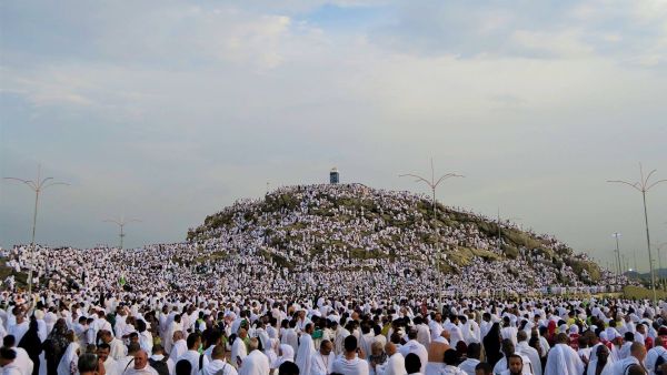 متى يبدأ يوم عرفة ومتى ينتهي؟