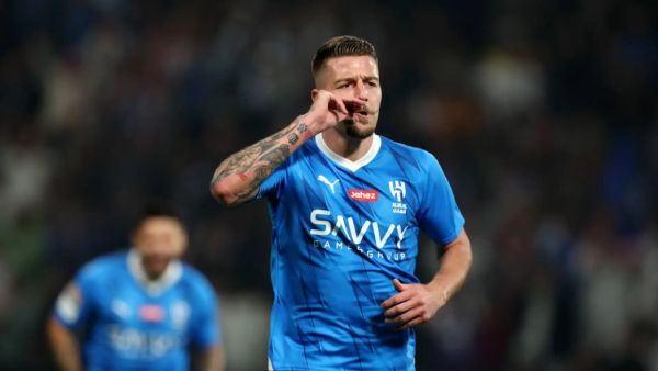 نجم الهلال يقترب من الرحيل داخل روشن