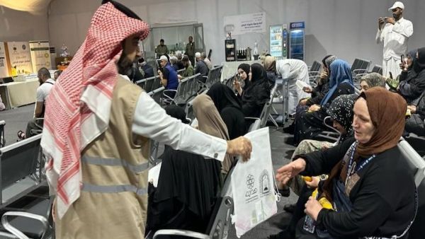  15 ألف هدية على ضيوف الرحمن والتفاصيل