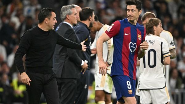 بديل ليفاندوفسكي الذي اختاره تشافي قبل إقالته من برشلونة