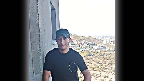 Israeli soldiers execute injured Palestinian calling for ambulance