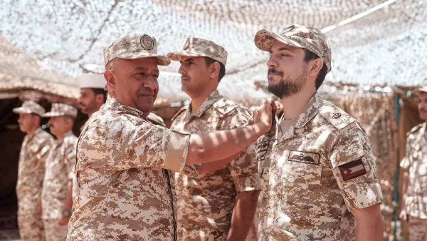ترفيع الأمير الحسين إلى رتبة رائد