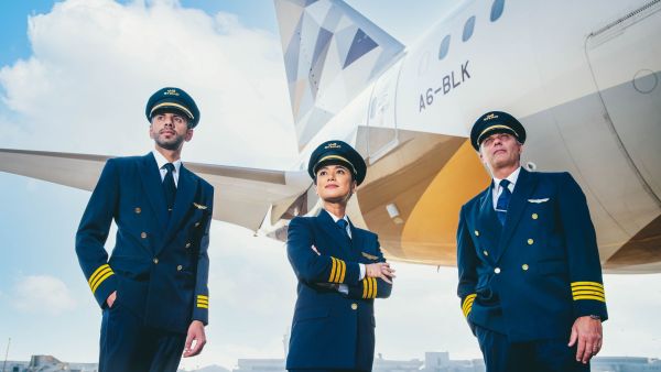 الاتحاد للطيران تطلق حملة عالمية لتوظيف الطيارين الاتحاد للطيران تطلق حملة عالمية لتوظيف الطيارين