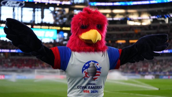 Capitan, Official mascot of Copa America 2024 gestures during the CONMEBOL Copa America 2024 Group A match between Peru and Chile at AT&T Stadium on June 21, 2024 in Arlington, Texas. Sam Hodde/Getty Images/AFP (Photo by Sam Hodde / GETTY IMAGES NORTH AMERICA / Getty Images via AFP)