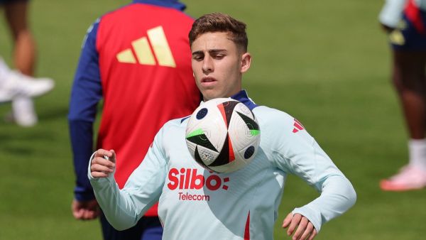 Spain's forward #25 Fermin Lopez controls the ball during the training session of Spain's national football team ahead of the UEFA Euro 2024 football Championship at the team's base camp in Donaueschingen on June 13, 2024. (Photo by LLUIS GENE / AFP)