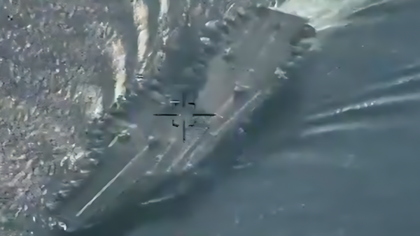 Aircraft carrier 
