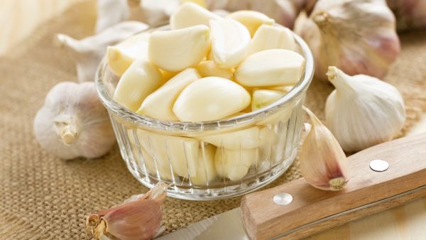 raw garlic 