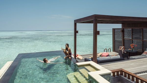 Four Seasons Hotels and Resorts Four Seasons Hotels and Resorts