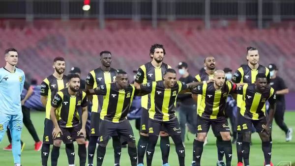 العميد يزلزل روشن باقتناص نجم الهلال