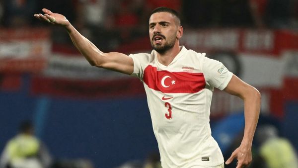 ميريح ديميرال (Photo by Angelos Tzortzinis / AFP)