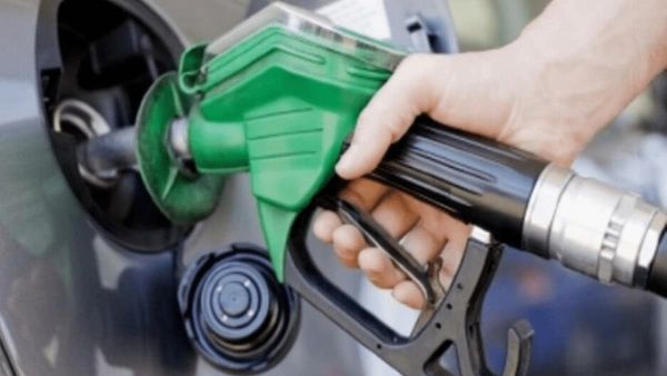صدمة من زيادة أسعار السولار والبنزين.. ووزارة البترول توضح