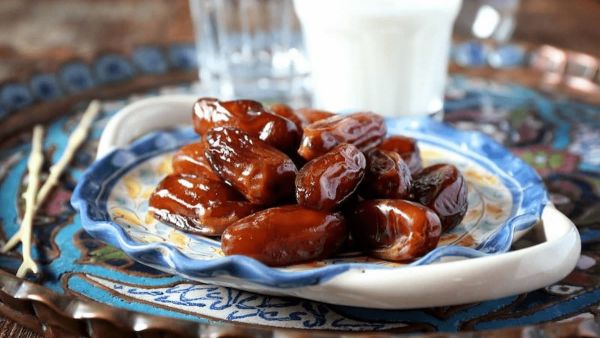 طريقة ريجيم التمر واللبن وفوائده