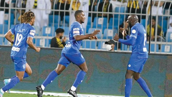  كابوس الهلال يقترب من أرض العميد