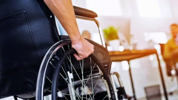 مقاعد الابتعاث الخارجي بلا حدود لذوي الإعاقة