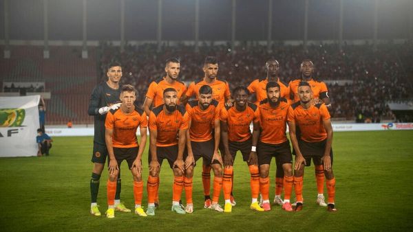 هل تؤثر عقوبات الكاف عن خوض السوبر الإفريقي؟