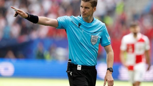 حكم مباراة إسبانيا وإنجلترا في نهائي يورو 2024