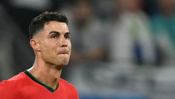 هجوم شرس على حفيظ دراجي بعد ما قاله عن بكاء كريستيانو رونالدو