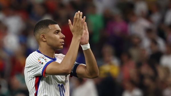 ريال مدريد يعلن نفاد تذاكر حفل تقديم مبابي