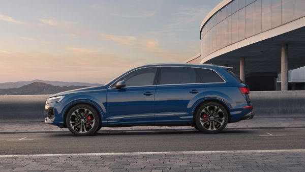 Audi Q7. Introducing the New 7-Seater Audi Q7: Elevating Luxury and Space in the Middle East