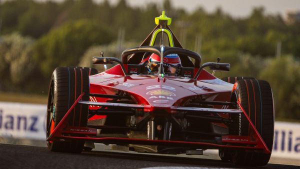 Nissan Formula E Team ready to take on Season 10 finale in London Nissan Formula E Team ready to take on Season 10 finale in London