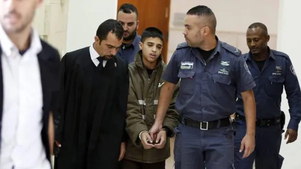 صورة أرشيفية من محاكمة الطفل الأسير لدى الاحتلال الإسرائيلي أحمد المناصرة