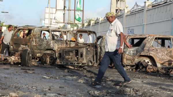 انفجار سيارة مفخخة أمام أحد المقاهي الشهيرة في العاصمة الصومالية مقديشو