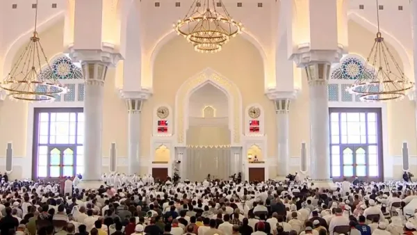 جموع المصلين