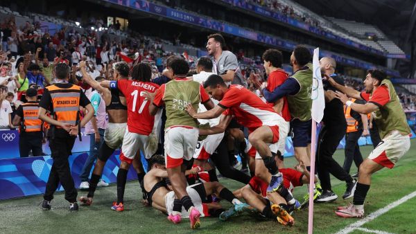 مصر إلى المربع الذهبي (Photo by Pascal GUYOT / AFP)
