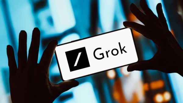 روبوت Grok